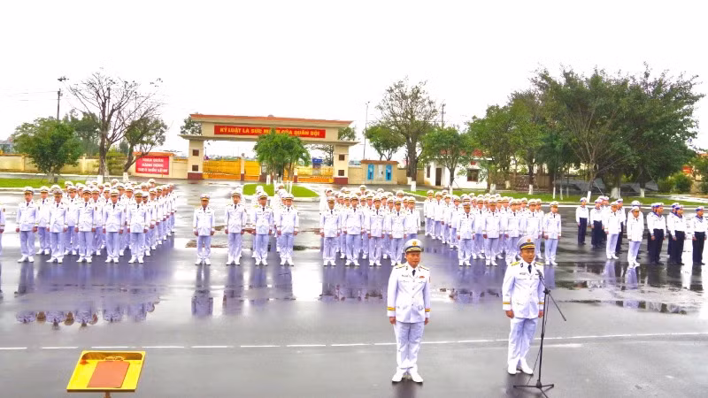 Thiêng liêng buổi chào cờ ngày Mồng 1 Tết Ất Tỵ tại Vùng 3 Hải quân.