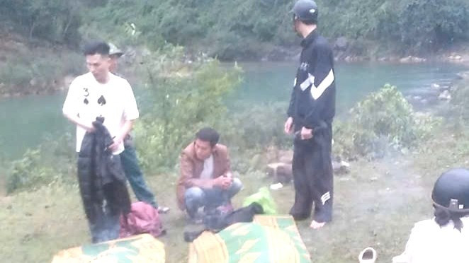 Hai nạn nhân bị đuối nước được tìm thấy chiều nay. (Ảnh: CTV)
