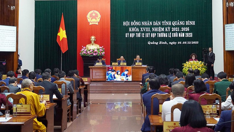 Quang cảnh kỳ họp thứ 12, Hội đồng nhân dân tỉnh Quảng Bình.