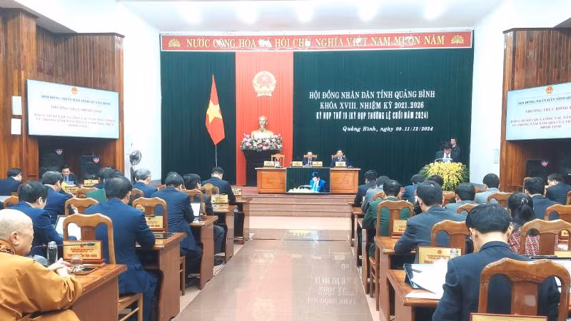 Quang cảnh kỳ họp cuối năm 2024 của Hội đồng nhân dân tỉnh Quảng Bình. 