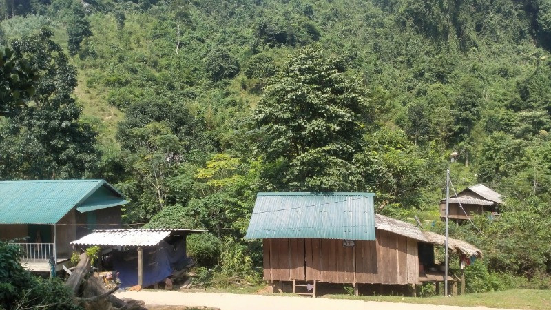 Khu vực có nguy cơ sạt lở rất cao ở bản Tân Ly, xã Lâm Thủy khiến 17 hộ dân buộc phải di dời khẩn cấp. 