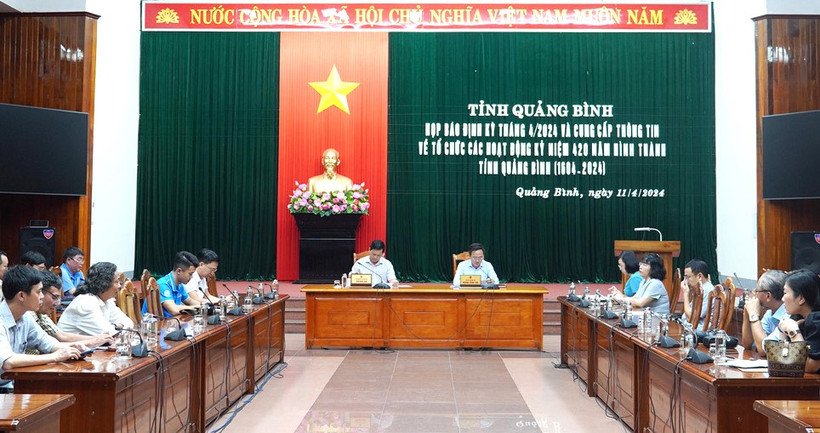 Quang cảnh buổi họp báo.