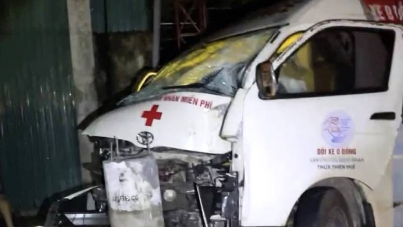 Hiện trường vụ tai nạn giao thông đêm 6/11 tại Quảng Bình.