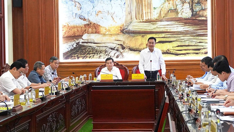 Bí thư Tỉnh ủy Quảng Bình Lê Ngọc Quang phát biểu tại Hội nghị. (Ảnh: MN)