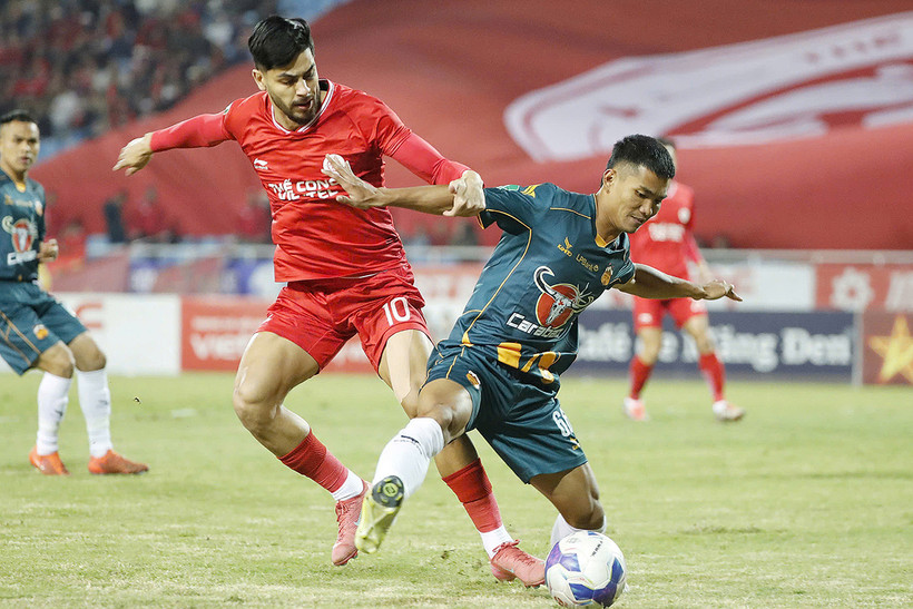 Thể Công Viettel (bên trái) thắng Hoàng Anh Gia Lai 2-0. (Ảnh VPF)