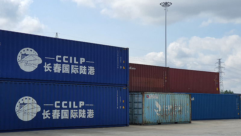 Bãi container ở Cảng đường bộ quốc tế Trường Xuân, thành phố Trường Xuân, tỉnh Cát Lâm, Trung Quốc (Ảnh: Hồ Quân)