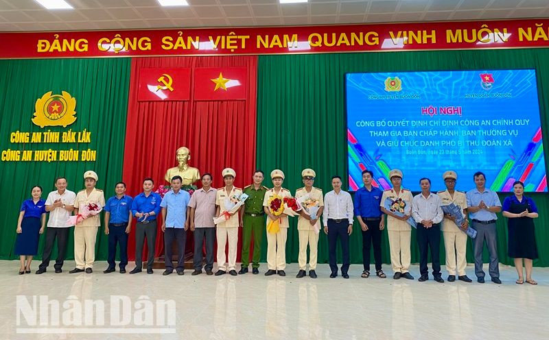 Công an huyện và Huyện đoàn Buôn Đôn, tỉnh Đắk Lắk tổ chức Hội nghị công bố Quyết định chỉ định Công an chính quy tham gia Ban Chấp hành, Ban Thường vụ và bầu giữ chức danh Phó Bí thư Đoàn xã, Bí thư Chi đoàn Công an xã đối với 6/6 xã.