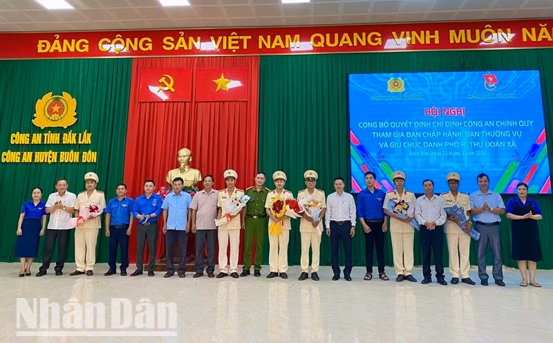 Công an huyện và Huyện đoàn Buôn Đôn, tỉnh Đắk Lắk tổ chức Hội nghị công bố Quyết định chỉ định Công an chính quy tham gia Ban Chấp hành, Ban Thường vụ và bầu giữ chức danh Phó Bí thư Đoàn xã, Bí thư Chi đoàn Công an xã đối với 6/6 xã.