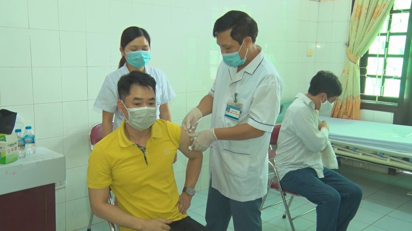 Hà Nam tiếp tục thực hiện tiêm vaccine phòng Covid-19 mũi 3 cho trẻ từ 12 đến dưới 18 tuổi.