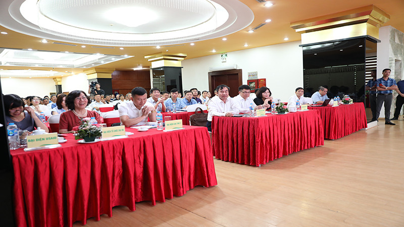 Các đại biểu tham dự diễn đàn.