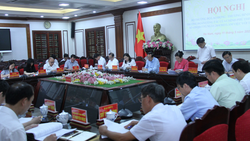 Các đại biểu dự hội nghị.
