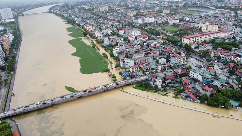 Lũ trên sông Đáy đoạn qua thành phố Phủ Lý, tỉnh Hà Nam đã vượt báo động 3 là 4,93m tại Phủ Lý.