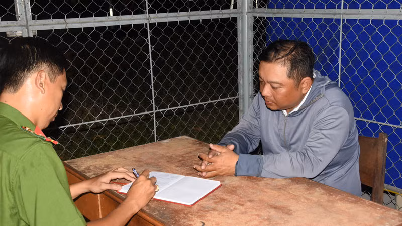 Đối tượng Lý Quang Thái tại cơ quan công an.