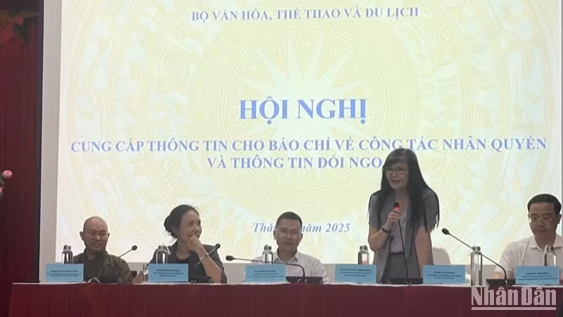 Quang cảnh hội nghị. 