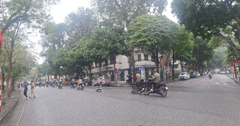 Một góc phố thuộc khu vực phía Đông Hồ Hoàn Kiếm (Ảnh: K.C)