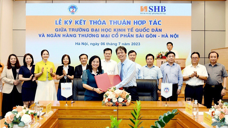 Quang cảnh lễ ký kết