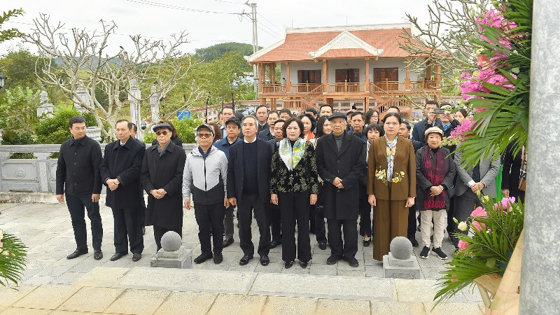 Các đại biểu tham dự buổi lễ. 