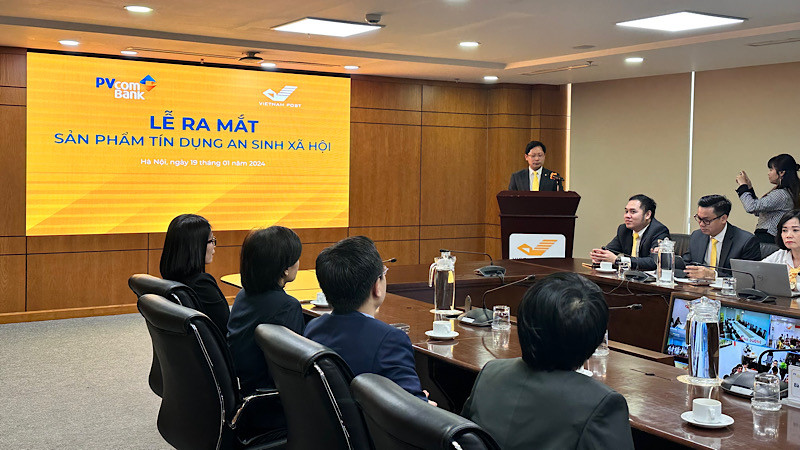 Lễ ra mắt sản phẩm tín dụng an sinh xã hội diễn ra tại trụ sở Vietnam Post và kết nối với các điểm cầu tại nhiều tỉnh, thành phố.
