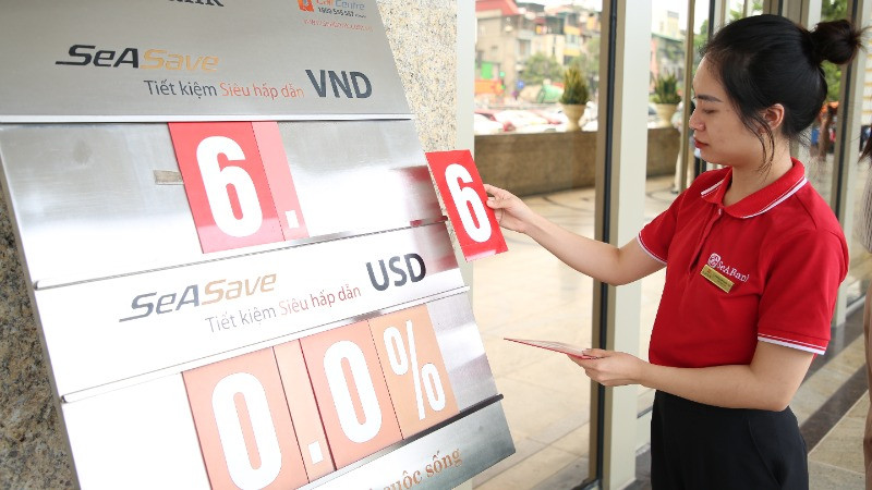 Đến nay, hầu hết các ngân hàng đã điều chỉnh lãi suất tiết kiệm xuống dưới 6%/năm.