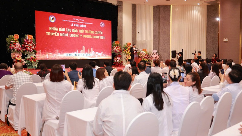 Khai giảng Chương trình đào tạo đặc thù, truyền nghề lương y, lương dược năm 2025.
