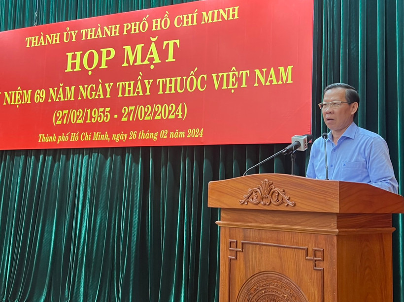 Đồng chí Phan Văn Mãi, Ủy viên Trung ương Đảng, Chủ tịch Uỷ ban nhân dân Thành phố Hồ Chí Minh phát biểu tại buổi họp mặt