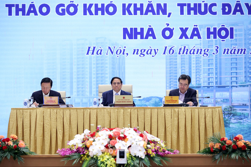 Thủ tướng Chính phủ Phạm Minh Chính chủ trì hội nghị tháo gỡ khó khăn, thúc đẩy phát triển nhà ở xã hội.