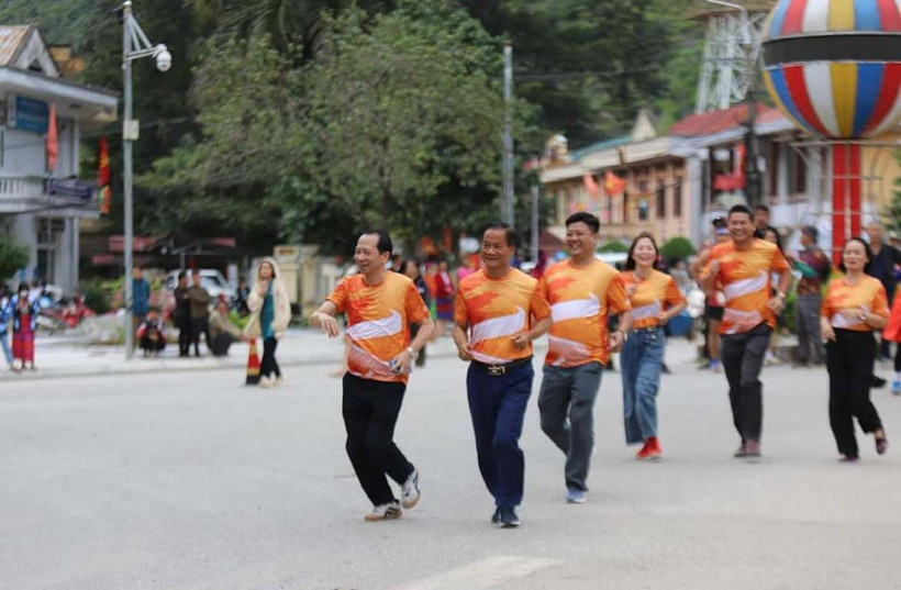 Đông đảo các vận động viên chuyên nghiệp và không chuyên tham gia giải.