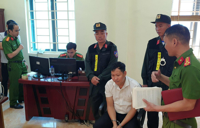 Đối tượng tại Cơ quan công an.