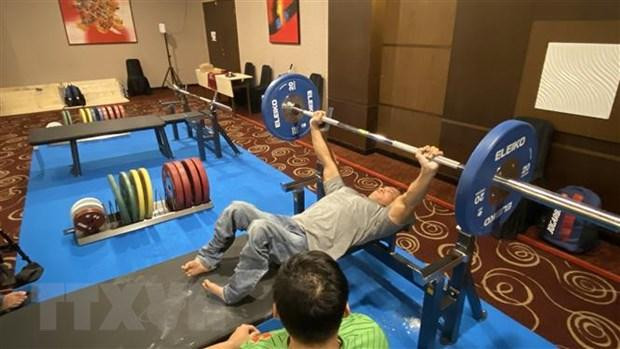 Đô cử Lê Văn Công chăm chỉ tập luyện, hướng tới tái lập thành tích huy chương vàng tại 5 kỳ ASEAN Para Games trước. (Ảnh: Hữu Chiến/TTXVN) 