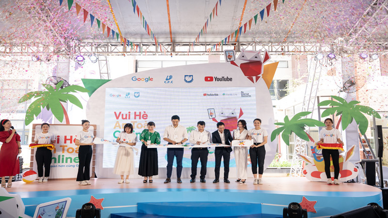 Lễ cắt băng khai mạc sân chơi Vui Hè Trực Tuyến An Toàn.