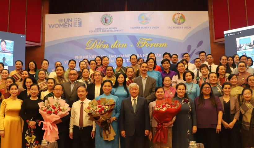 Các đại biểu tham dự diễn đàn.