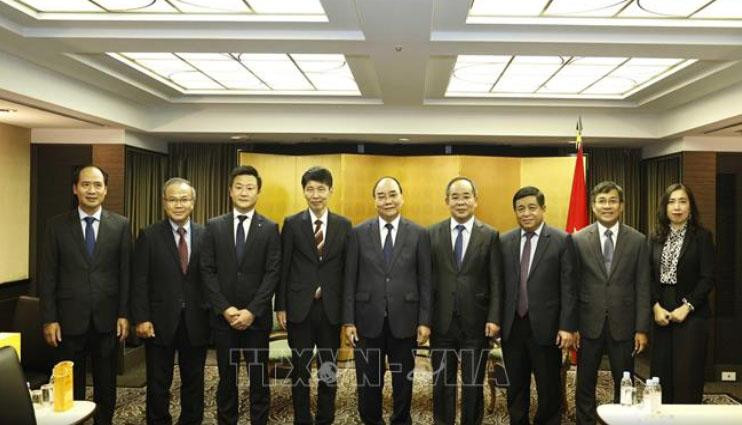 Trong thời gian ở Nhật Bản tham dự các hoạt động của Lễ Quốc tang cố Thủ tướng Abe Shinzo, Chủ tịch nước Nguyễn Xuân Phúc tiếp Thống đốc tỉnh Tochigi Fukuda Tomikazu. (Ảnh: TTXVN)