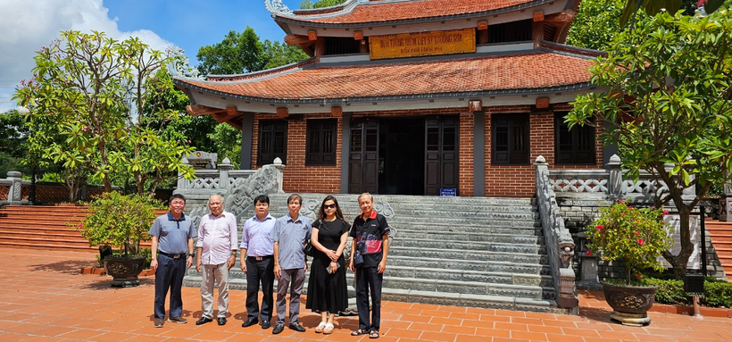 Đền Tưởng niệm liệt sĩ Trường Sơn- bến phà Long Đại, một điểm đến trong hành trình du lịch về nguồn tại Quảng Bình. 