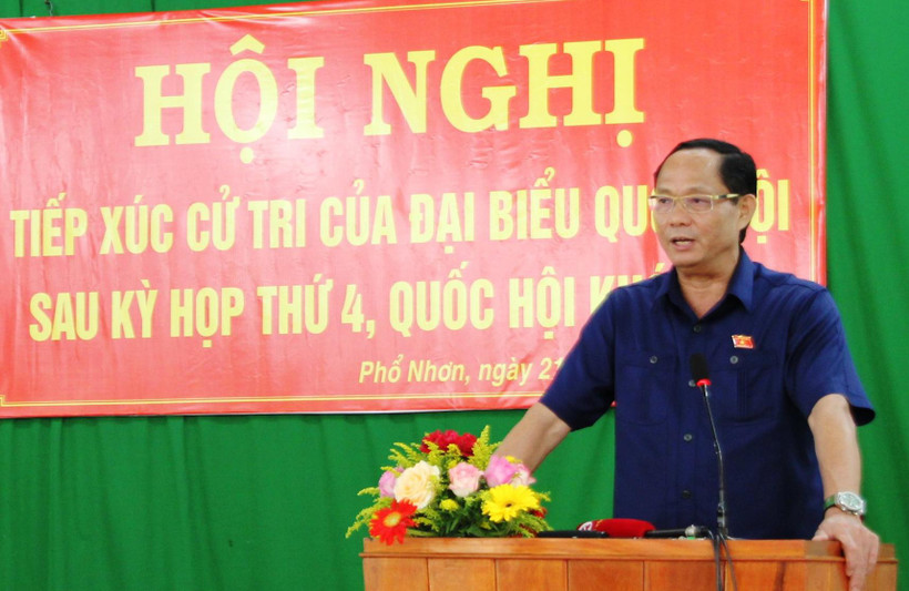  Phó Chủ tịch Quốc hội Trần Quang Phương phát biểu tại Hội nghị tiếp xúc cử tri xã Phổ Nhơn, thị xã Đức Phổ. 
