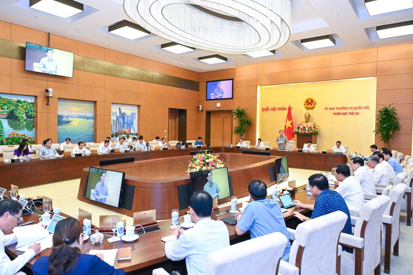 Dự kiến, Phiên họp thứ 24 sẽ diễn ra trong 2,5 ngày (từ ngày 12/7 đến ngày 14/7) tại phòng họp Tân Trào, Nhà Quốc hội.