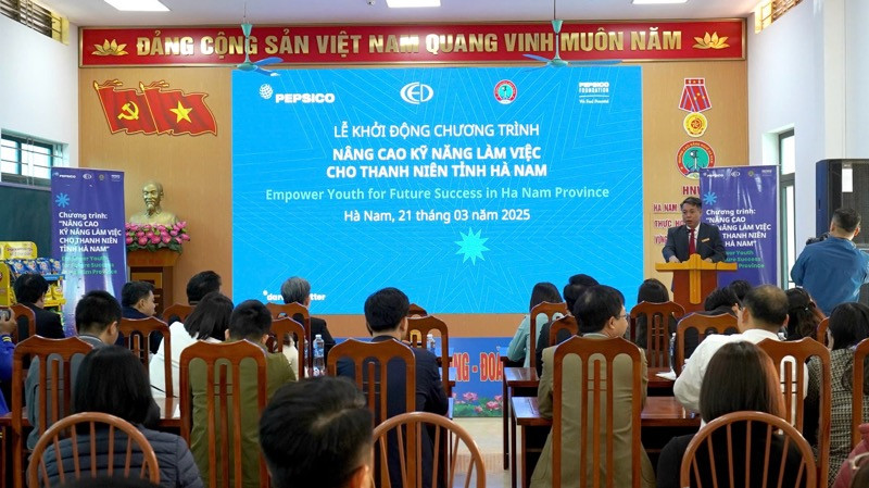 Quang cảnh buổi lễ khởi động chương trình. 