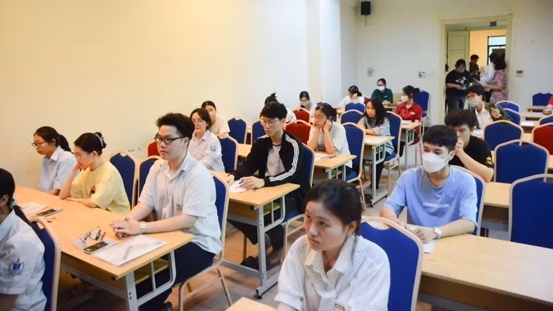 Thí sinh tham gia kỳ thi đánh giá năng lực của Trường đại học Sư phạm Hà Nội năm 2024. 