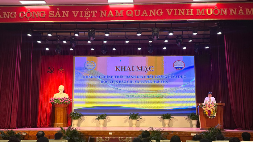 Giám đốc Học viện Báo chí và Tuyên truyền PGS, TS Phạm Minh Sơn phát biểu tại buổi khảo sát. 
