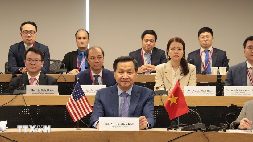 Phó Thủ tướng Chính phủ Lê Minh Khái. 