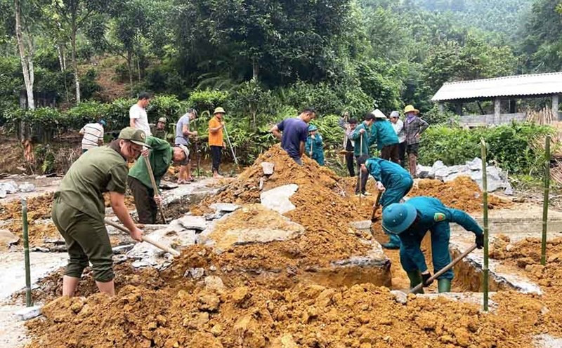 Hà Nội sử dụng nguồn tiết kiệm 5% để hỗ trợ xóa nhà tạm, nhà dột nát. (Ảnh: tinnhanhchungkhoan.vn)