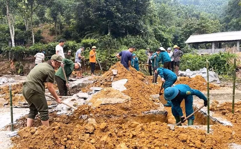 Hà Nội sử dụng nguồn tiết kiệm 5% để hỗ trợ xóa nhà tạm, nhà dột nát. (Ảnh: tinnhanhchungkhoan.vn)