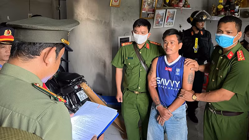 Khởi tố, bắt tạm giam đối tượng Thạch Nga ấp Đồng Khoen, xã Phong Phú, huyện Cầu Kè, tỉnh Trà Vinh.