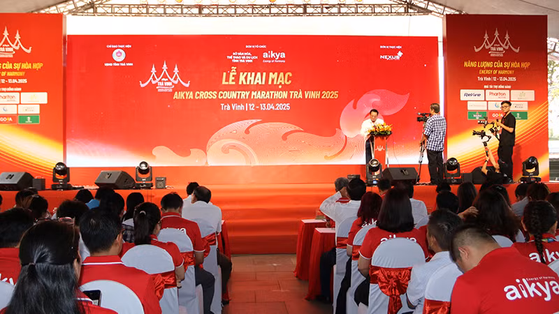 Buổi lễ khai mạc giải Aikya Cross Country Marathon Trà Vinh 2025.