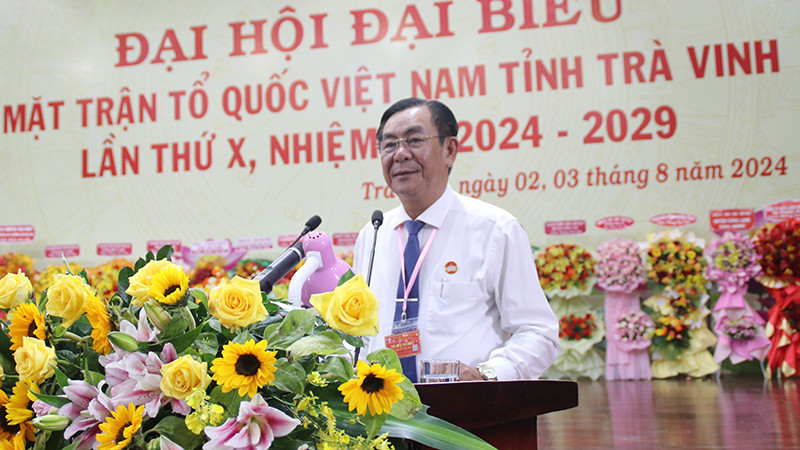 Ông Lê Thanh Bình, Chủ tịch Ủy ban Mặt trận Tổ quốc Việt Nam tỉnh Trà Vinh, phát biểu tại đại hội.