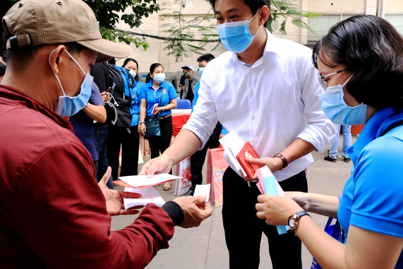 Thưởng Tết 2024: Người hoan hỷ, kẻ ngậm ngùi