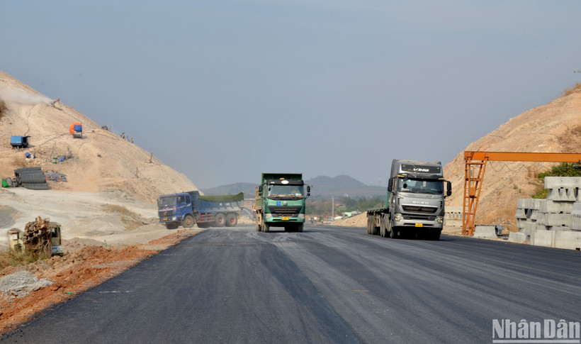 Thi công cao tốc đoạn Vĩnh Hảo-Phan Thiết, gói thầu XL-03.
