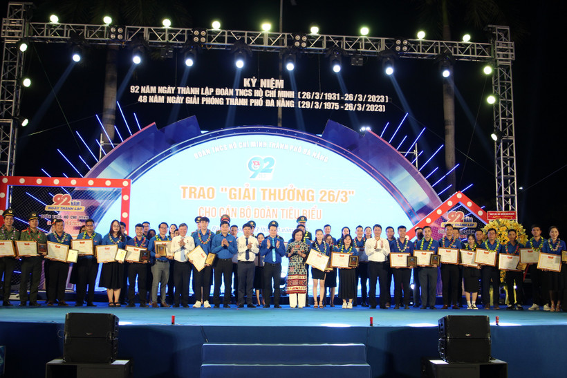 Tuyên dương 52 cán bộ đoàn tiêu biểu.