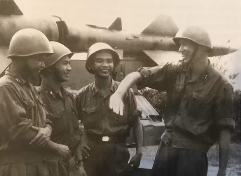 Kíp trắc thủ tiểu đoàn tên lửa 57, ảnh chụp đầu năm 1973. Ảnh tư liệu