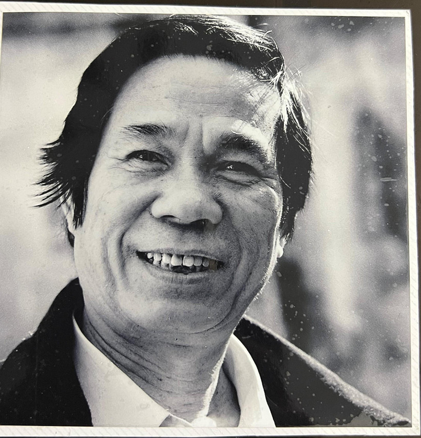 Duy nhất tinh thần cống hiến