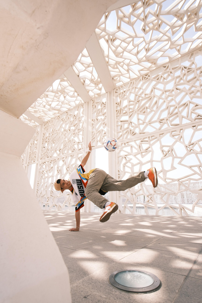 Nguyễn Ngọc Phát sống trọn cùng đam mê với trái bóng tại Qatar. Ảnh: NVCC